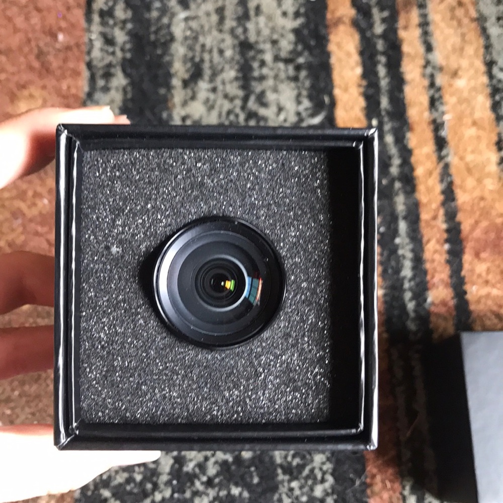 Moment lens wide